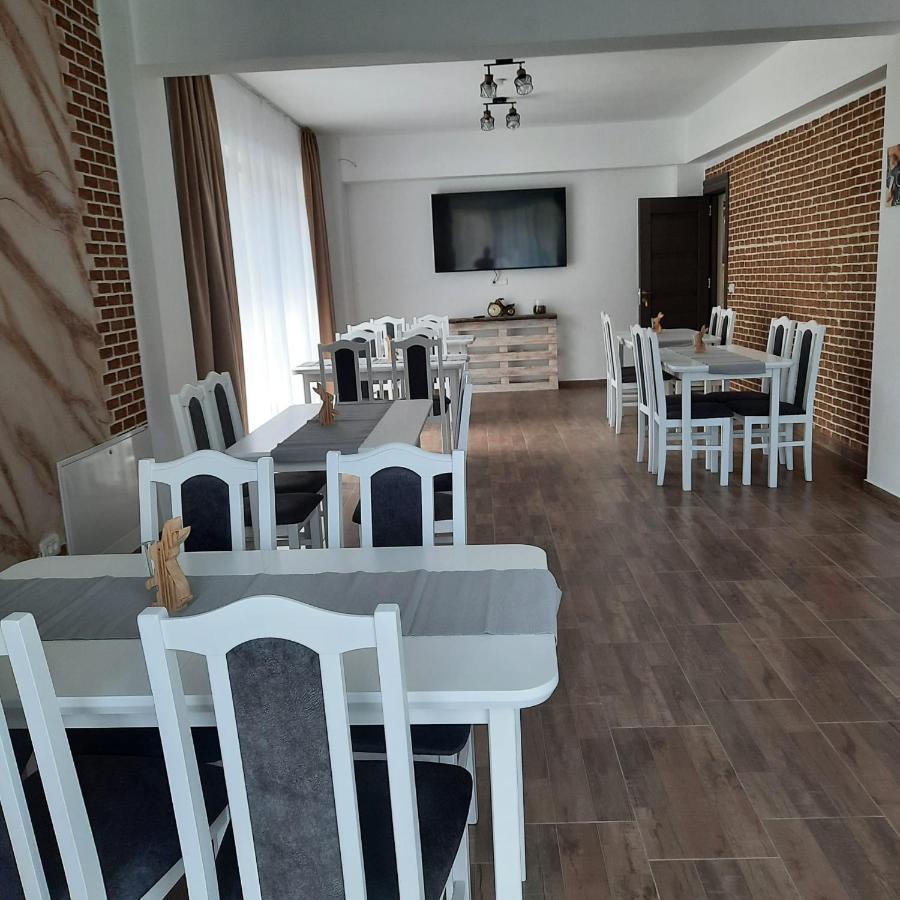 Hotel Andrana Caciulata Esterno foto