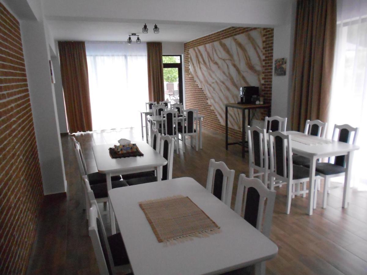 Hotel Andrana Caciulata Esterno foto