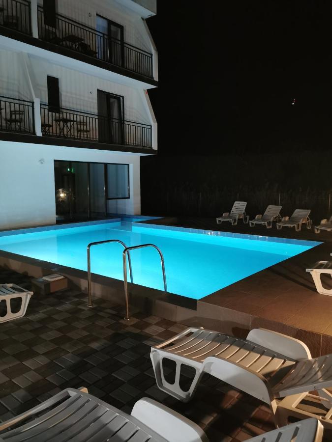 Hotel Andrana Caciulata Esterno foto